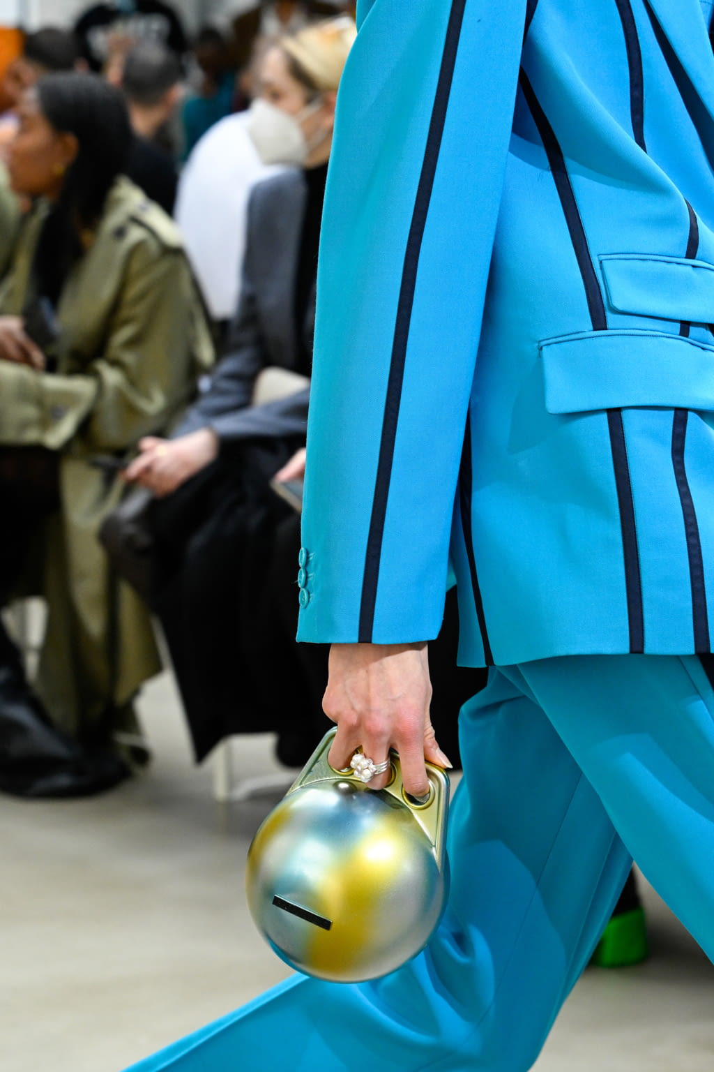 Fashion Week Paris Fall/Winter 2022 look 16 de la collection Botter womenswear accessories