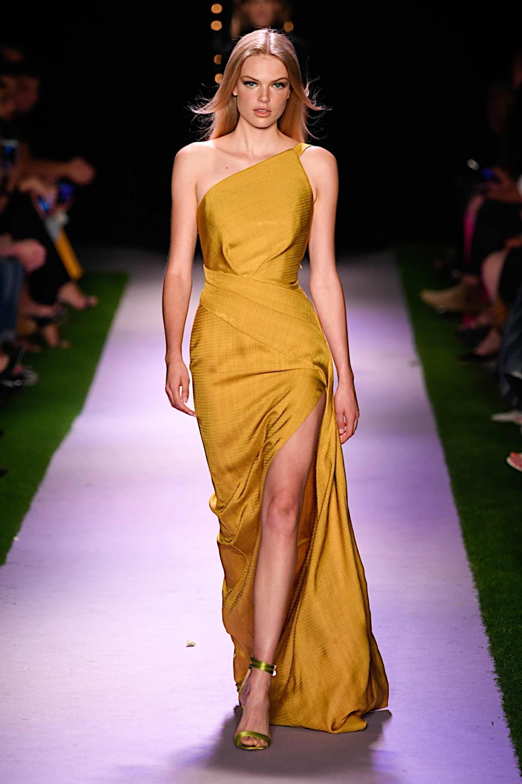 Fashion Week New York Spring/Summer 2020 look 62 de la collection Brandon Maxwell womenswear