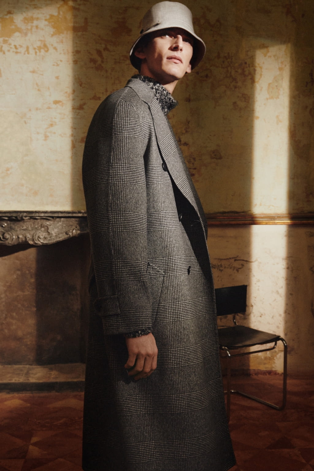 Fashion Week Milan Fall/Winter 2022 look 1 from the Brioni collection menswear