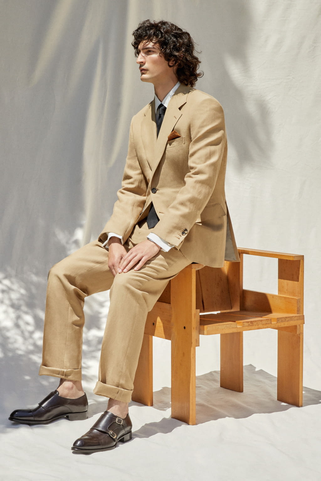Fashion Week Milan Spring/Summer 2022 look 19 from the Brioni collection menswear