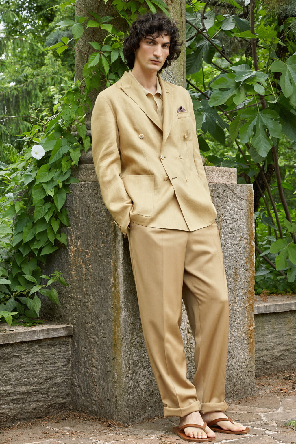Fashion Week Milan Spring/Summer 2022 look 26 from the Brioni collection menswear