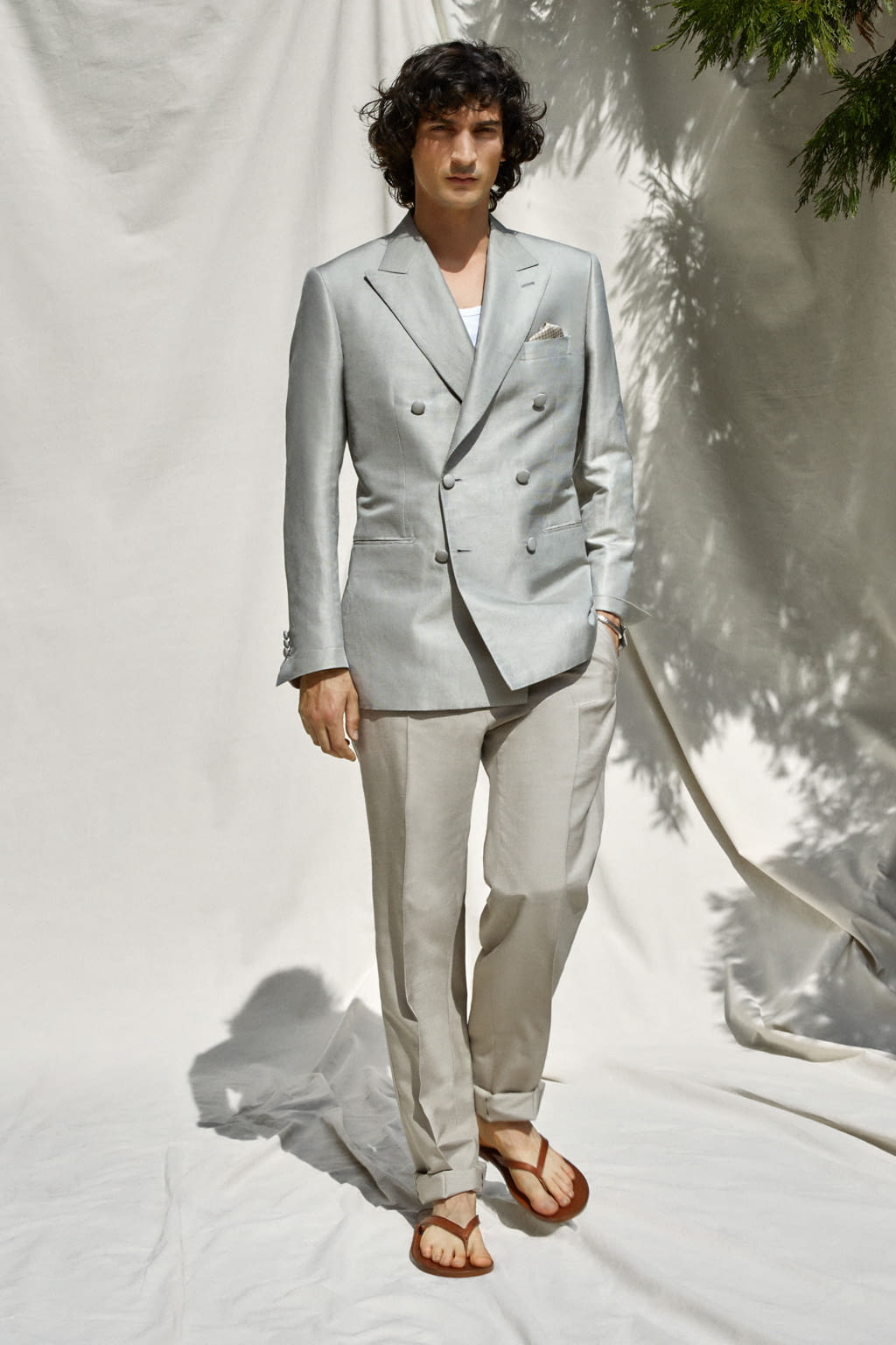 Fashion Week Milan Spring/Summer 2022 look 34 from the Brioni collection menswear