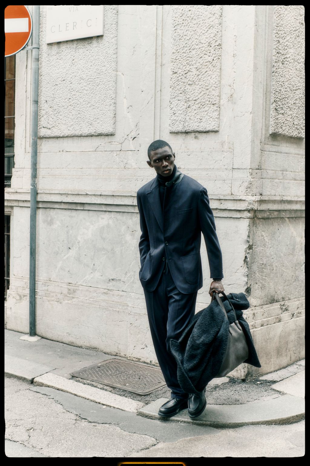 Fashion Week Milan Fall/Winter 2024 look 9 from the Brioni collection 男装