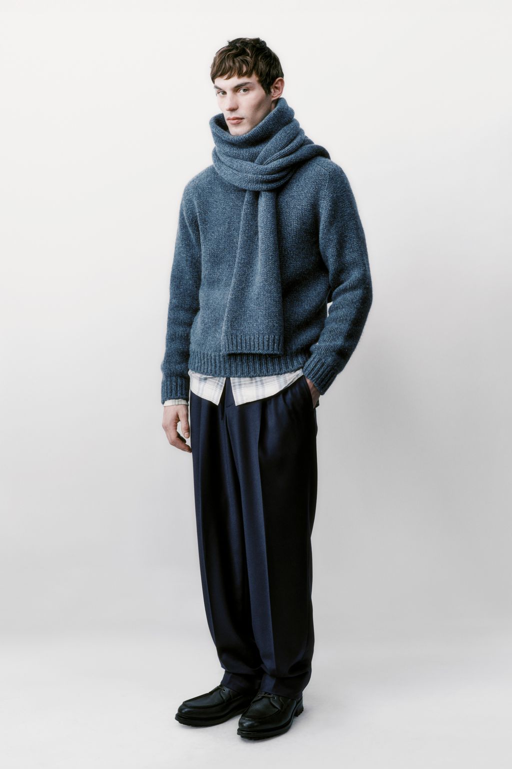 Fashion Week Milan Fall/Winter 2024 look 14 de la collection Brioni menswear