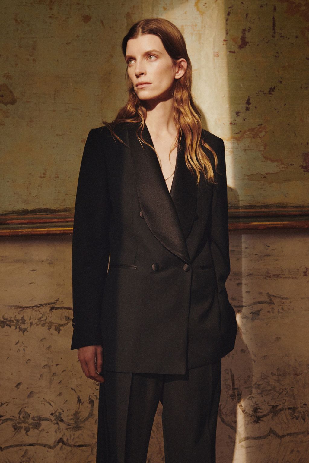 Fashion Week Milan Fall/Winter 2022 look 6 de la collection Brioni womenswear
