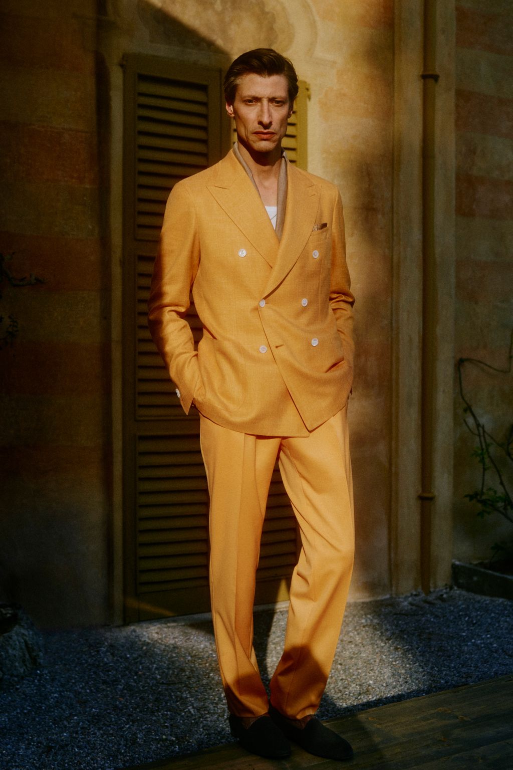 Fashion Week Milan Spring/Summer 2023 look 16 from the Brioni collection menswear