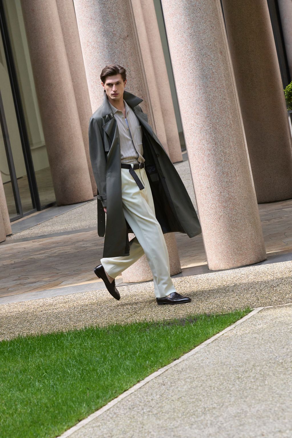 Fashion Week Milan Spring-Summer 2025 look 36 from the Brioni collection menswear