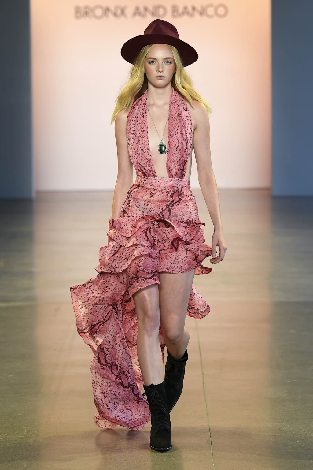 Fashion Week New York Spring/Summer 2020 look 33 de la collection Bronx & Banco womenswear