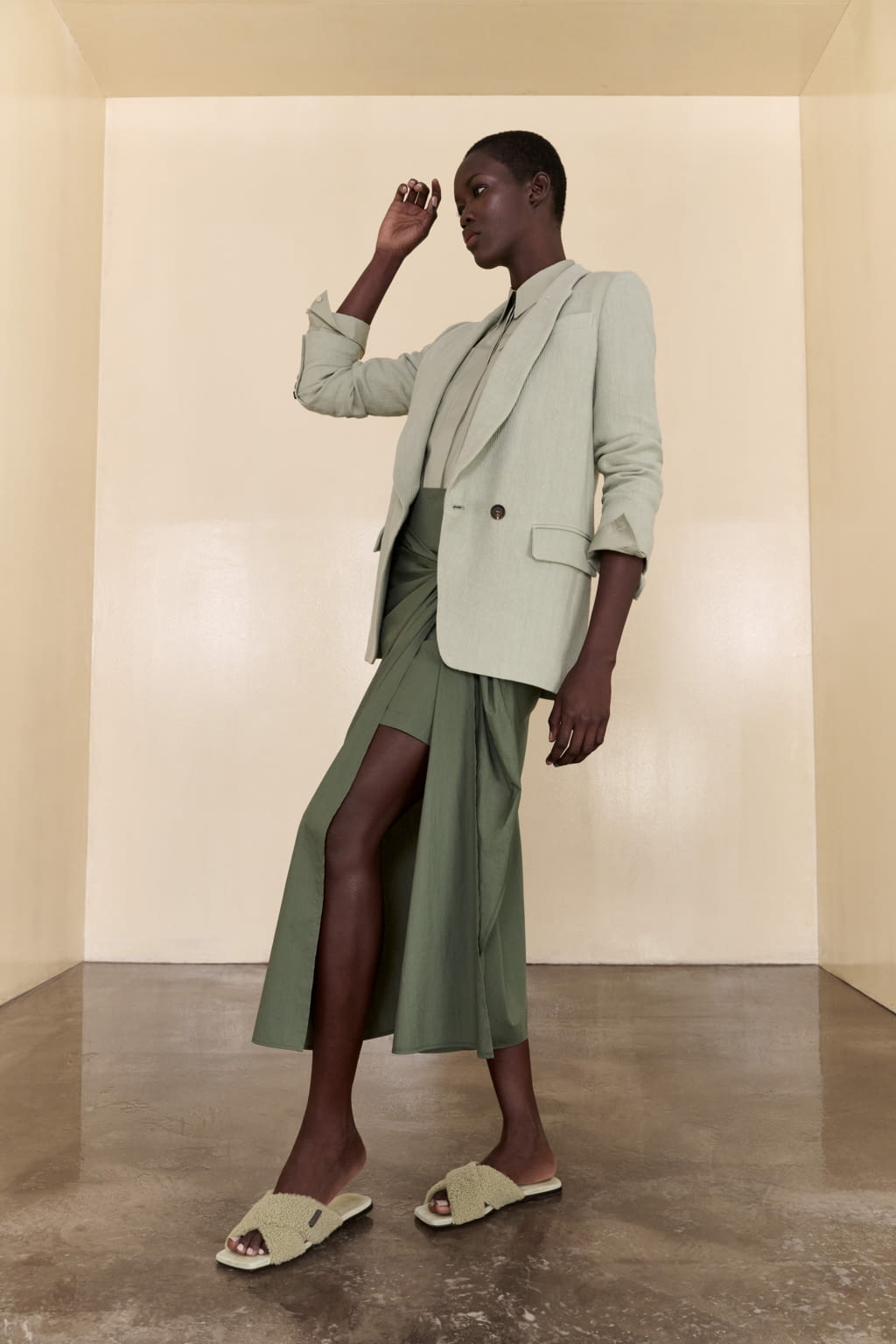 Fashion Week Milan Spring/Summer 2022 look 13 from the Brunello Cucinelli collection womenswear