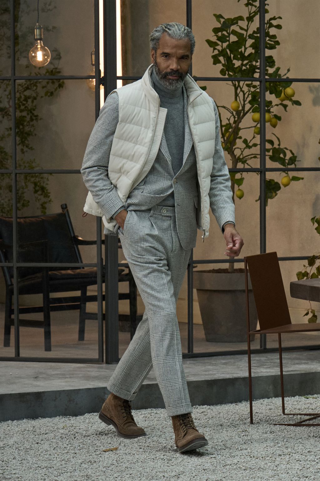 Fashion Week Milan Fall/Winter 2023 look 1 from the Brunello Cucinelli collection menswear