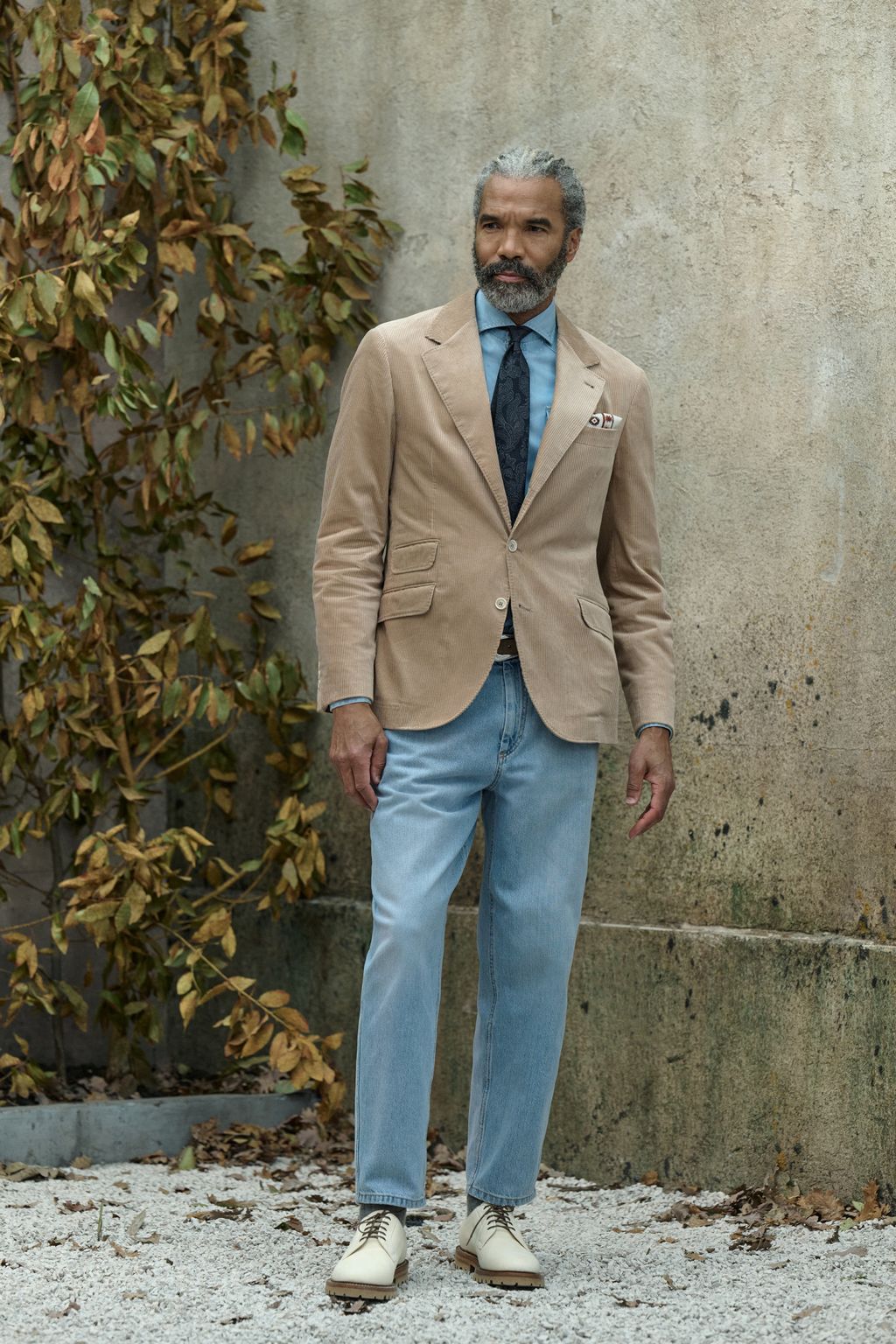 Fashion Week Milan Fall/Winter 2023 look 14 from the Brunello Cucinelli collection menswear