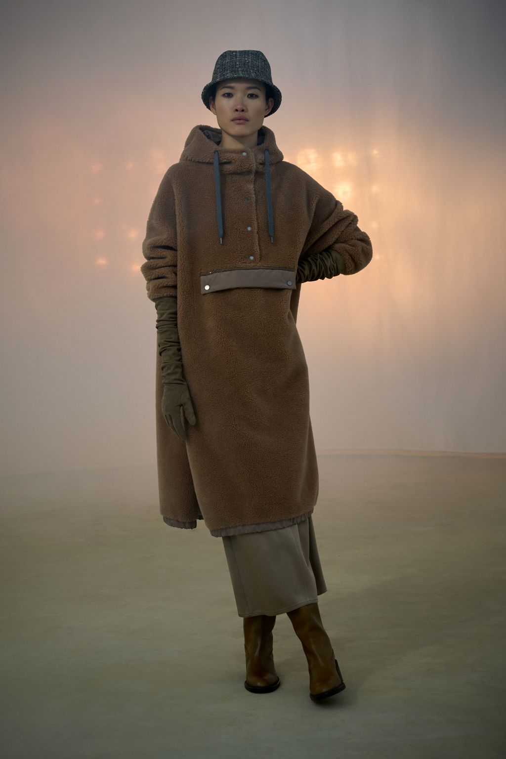 Fashion Week Milan Fall/Winter 2023 look 15 from the Brunello Cucinelli collection womenswear