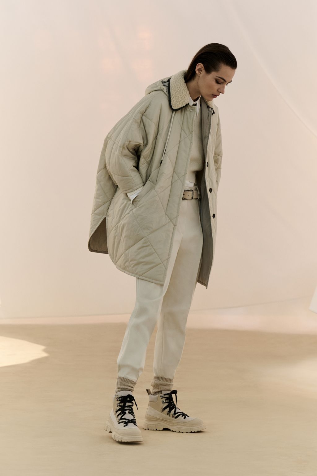 Fashion Week Milan Fall/Winter 2023 look 26 from the Brunello Cucinelli collection womenswear