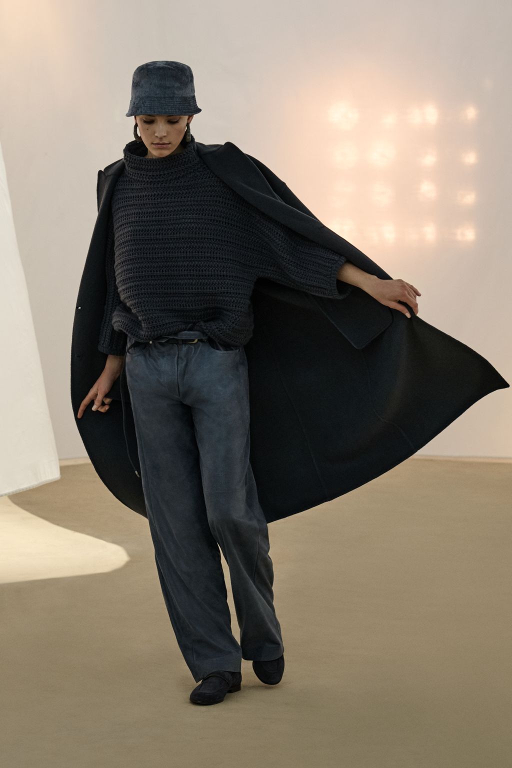 Fashion Week Milan Fall/Winter 2023 look 30 from the Brunello Cucinelli collection womenswear
