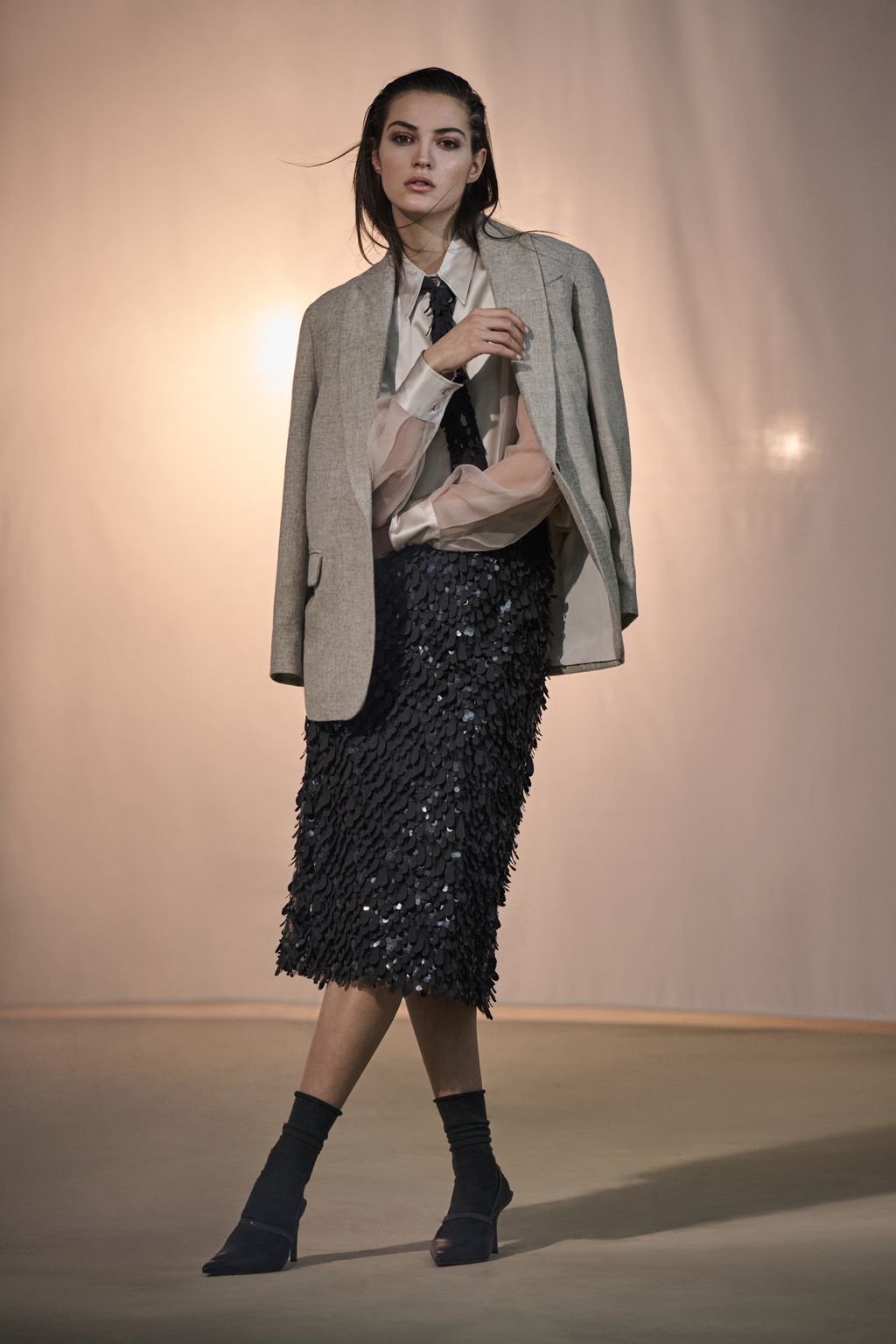 Fashion Week Milan Fall/Winter 2023 look 34 from the Brunello Cucinelli collection 女装