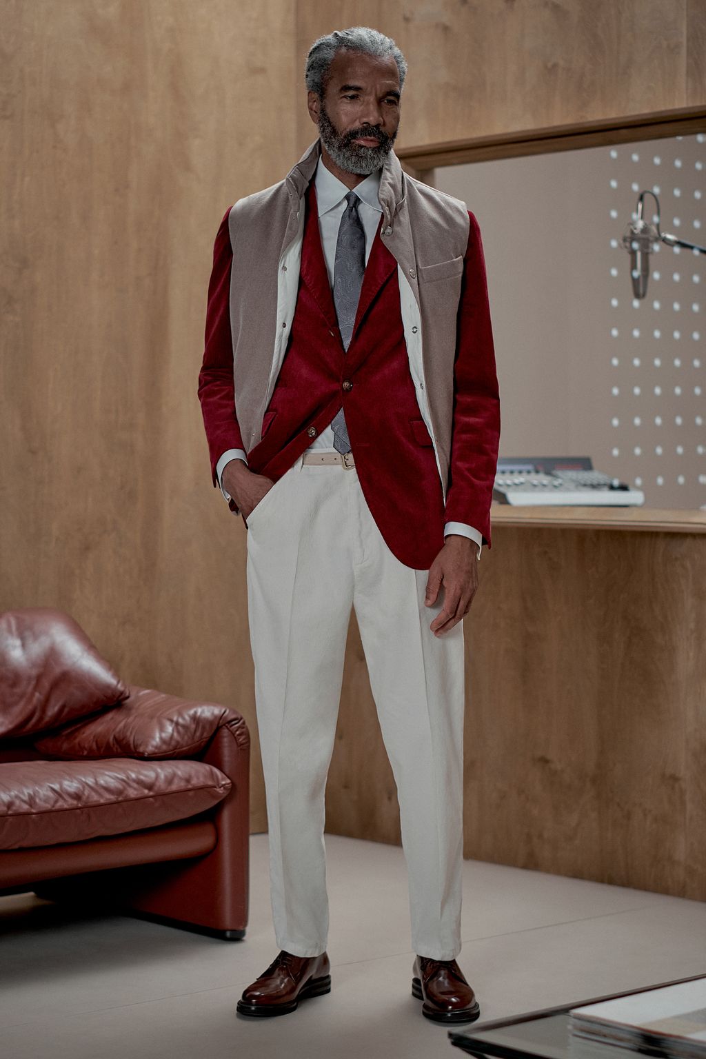Fashion Week Milan Fall/Winter 2025 look 1 from the Brunello Cucinelli collection menswear