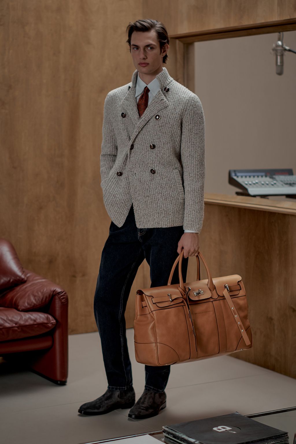 Fashion Week Milan Fall/Winter 2025 look 14 from the Brunello Cucinelli collection menswear