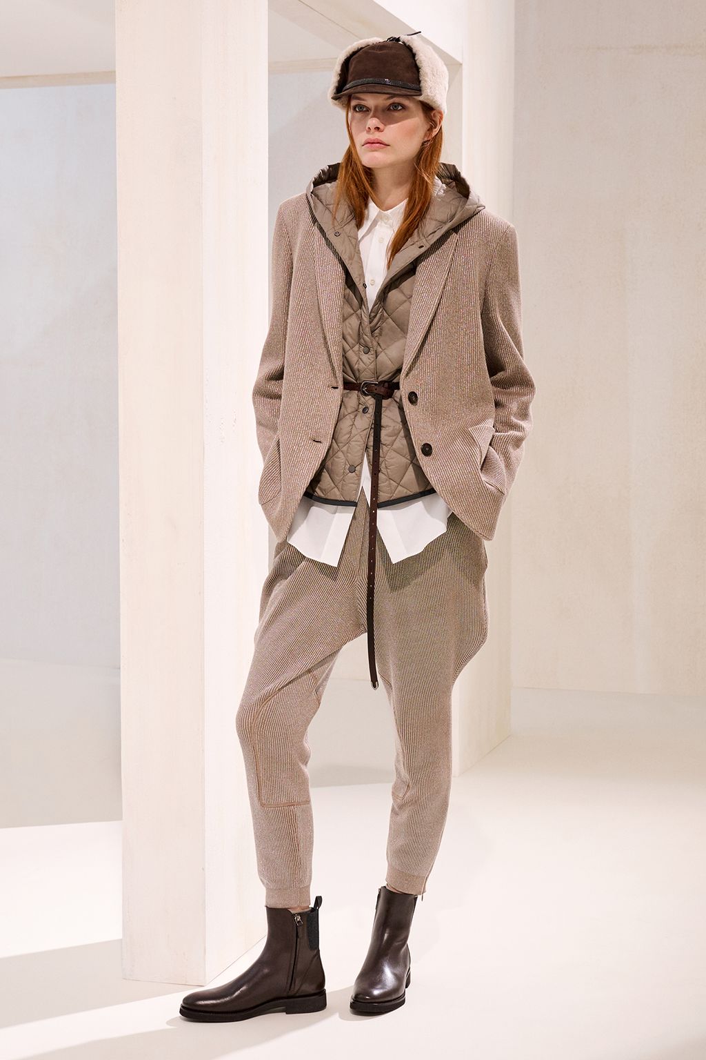 Fashion Week Milan Fall/Winter 2025 look 21 from the Brunello Cucinelli collection 女装