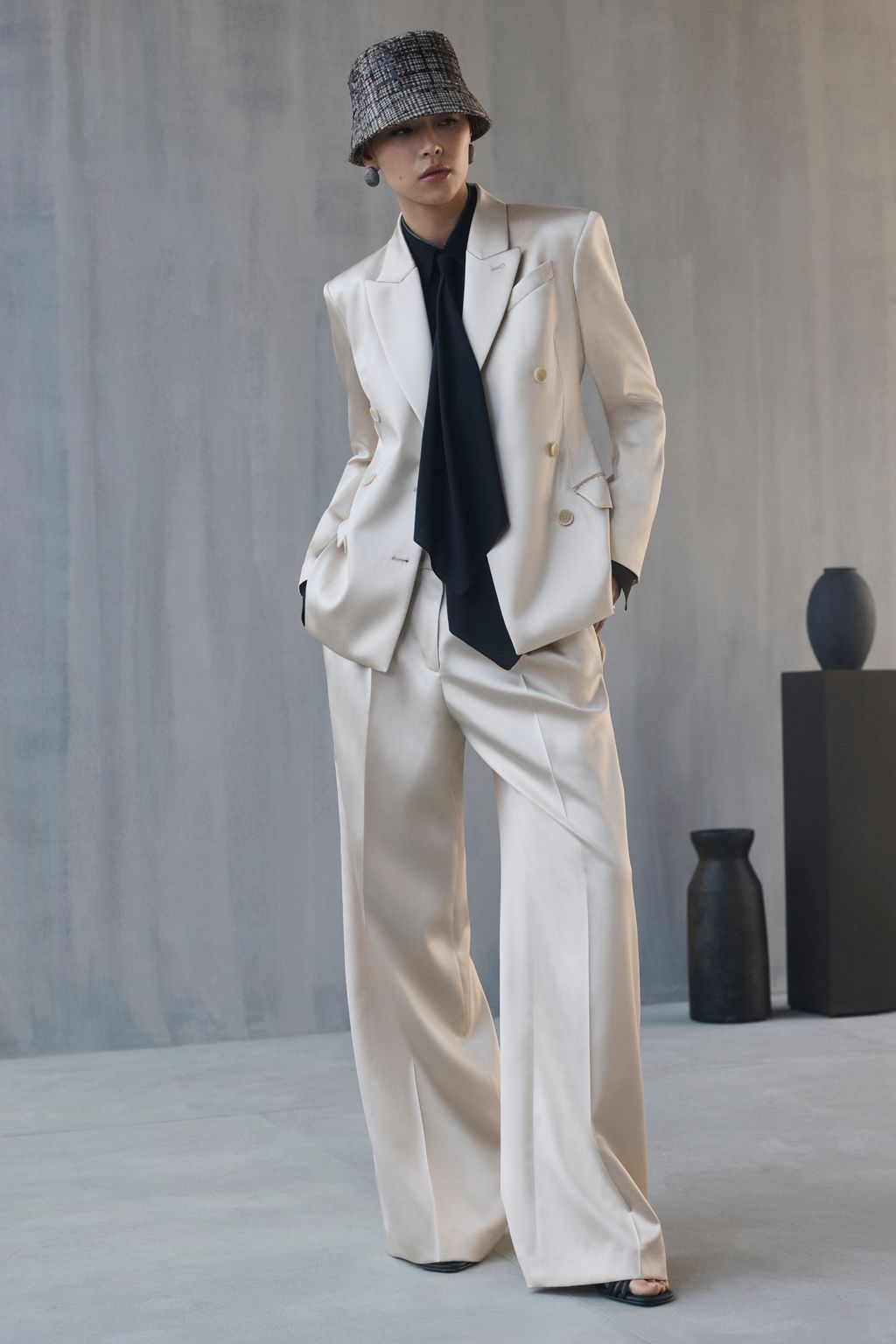 Fashion Week Milan Fall/Winter 2026 look 40 from the Brunello Cucinelli collection womenswear