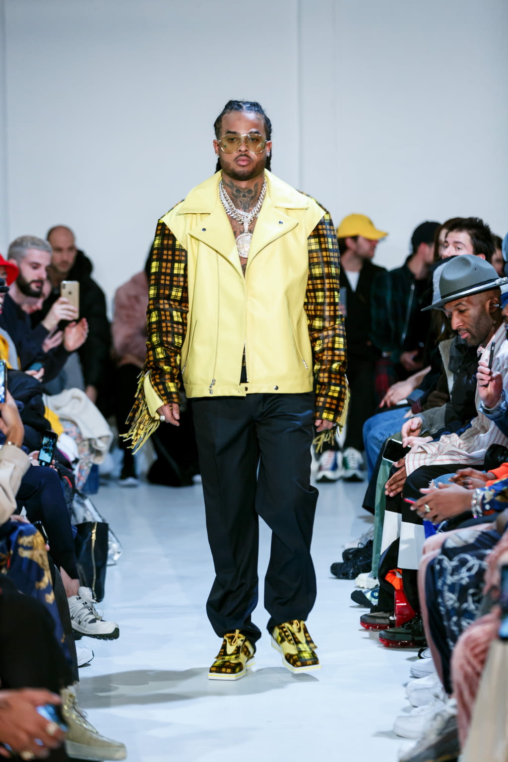 Fashion Week Paris Fall/Winter 2020 look 11 from the Bluemarble collection menswear