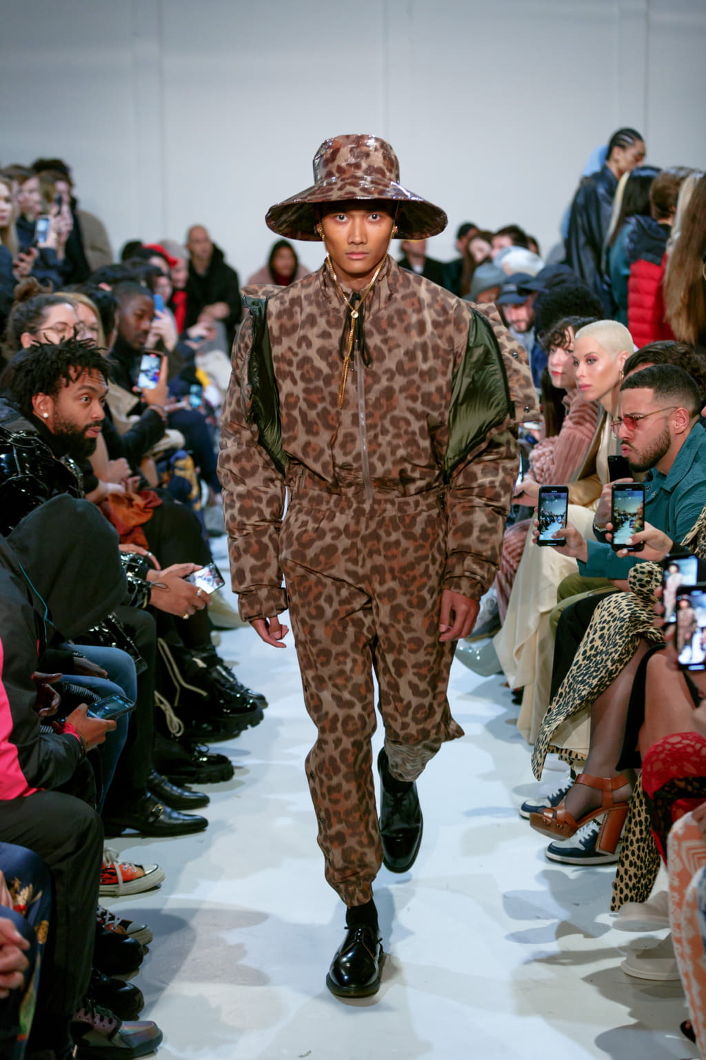 Fashion Week Paris Fall/Winter 2020 look 14 from the Bluemarble collection menswear