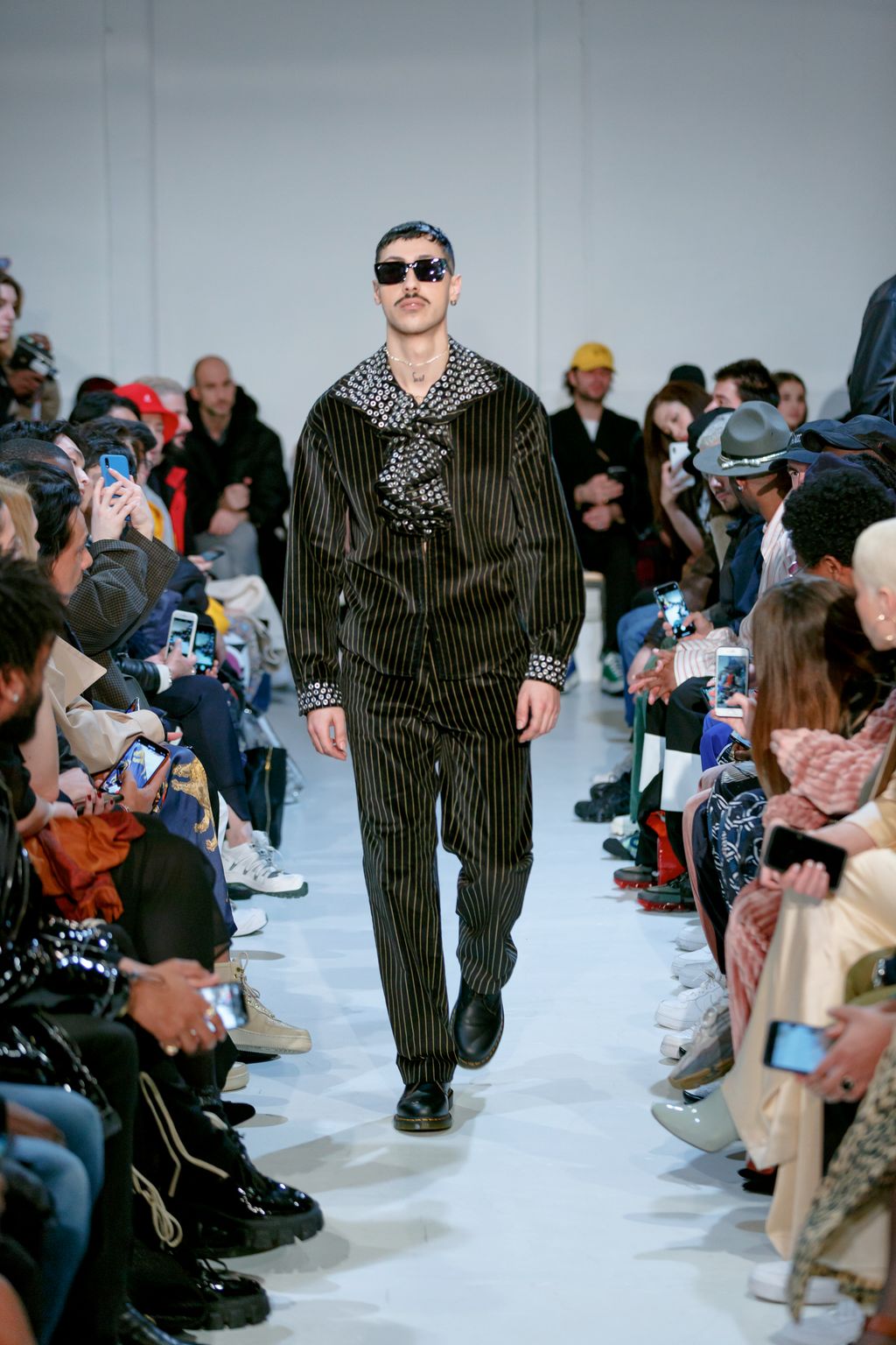 Fashion Week Paris Fall/Winter 2020 look 21 from the Bluemarble collection menswear