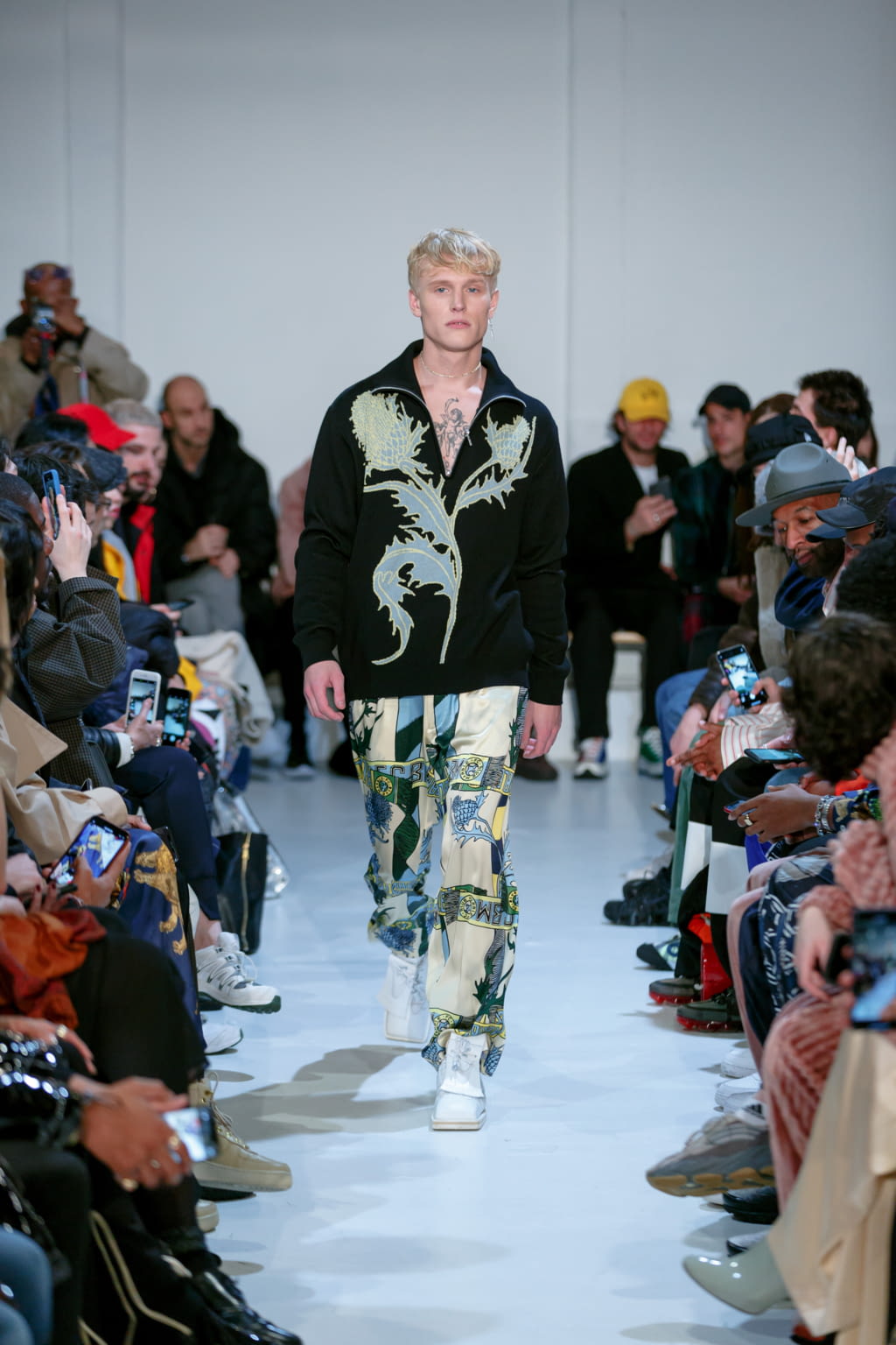 Fashion Week Paris Fall/Winter 2020 look 23 from the Bluemarble collection menswear