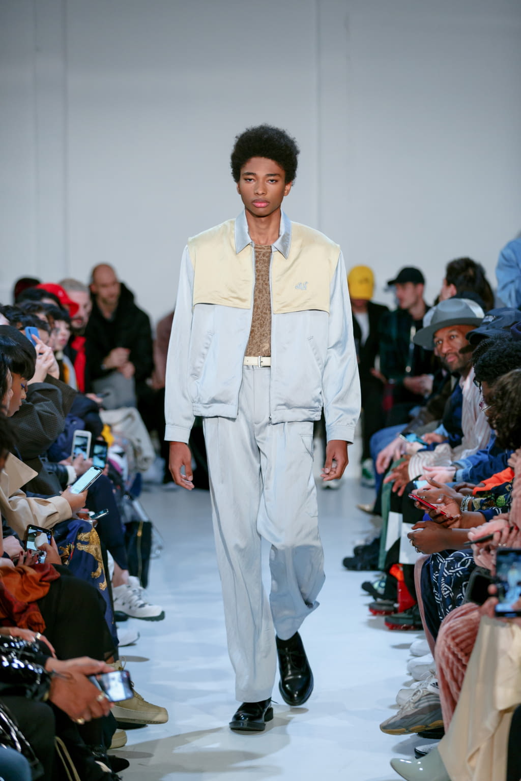 Fashion Week Paris Fall/Winter 2020 look 25 from the Bluemarble collection 男装