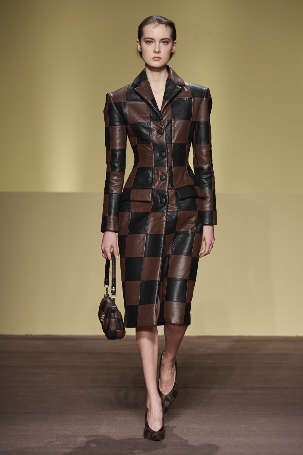 Fashion Week Milan Fall/Winter 2021 look 1 from the BUDAPEST SELECT collection 女装