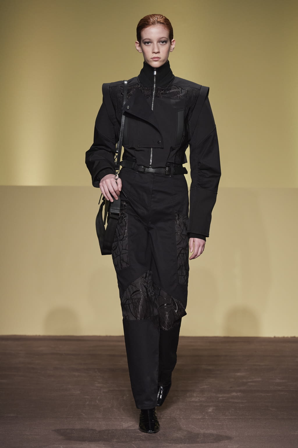 Fashion Week Milan Fall/Winter 2021 look 56 from the BUDAPEST SELECT collection 女装