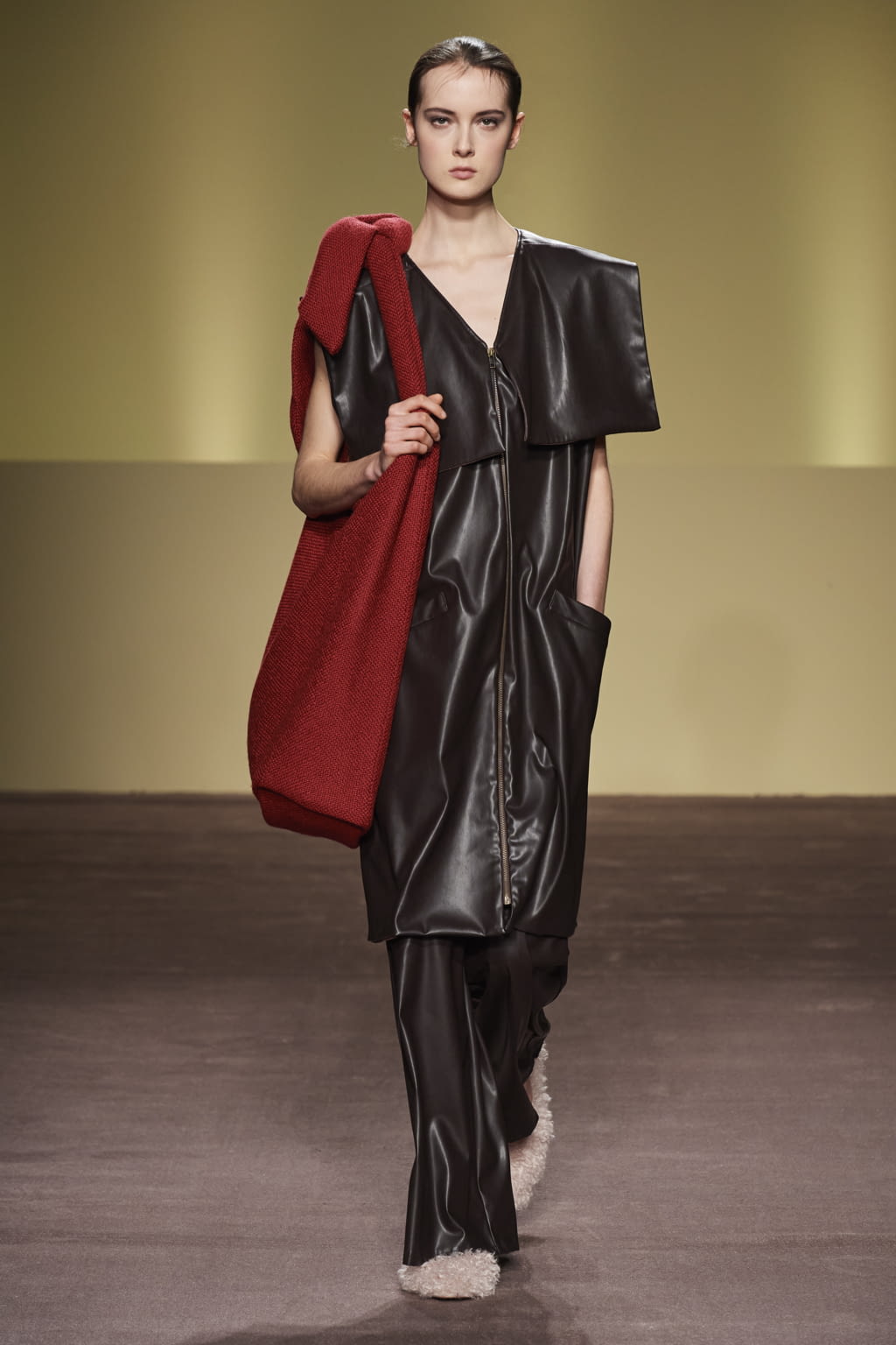 Fashion Week Milan Fall/Winter 2021 look 64 de la collection BUDAPEST SELECT womenswear