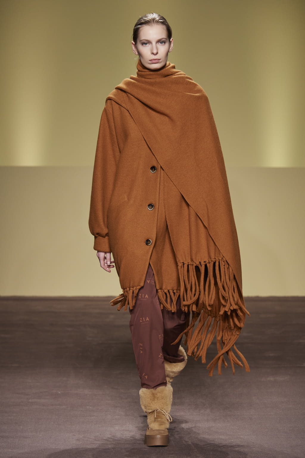 Fashion Week Milan Fall/Winter 2021 look 68 de la collection BUDAPEST SELECT womenswear