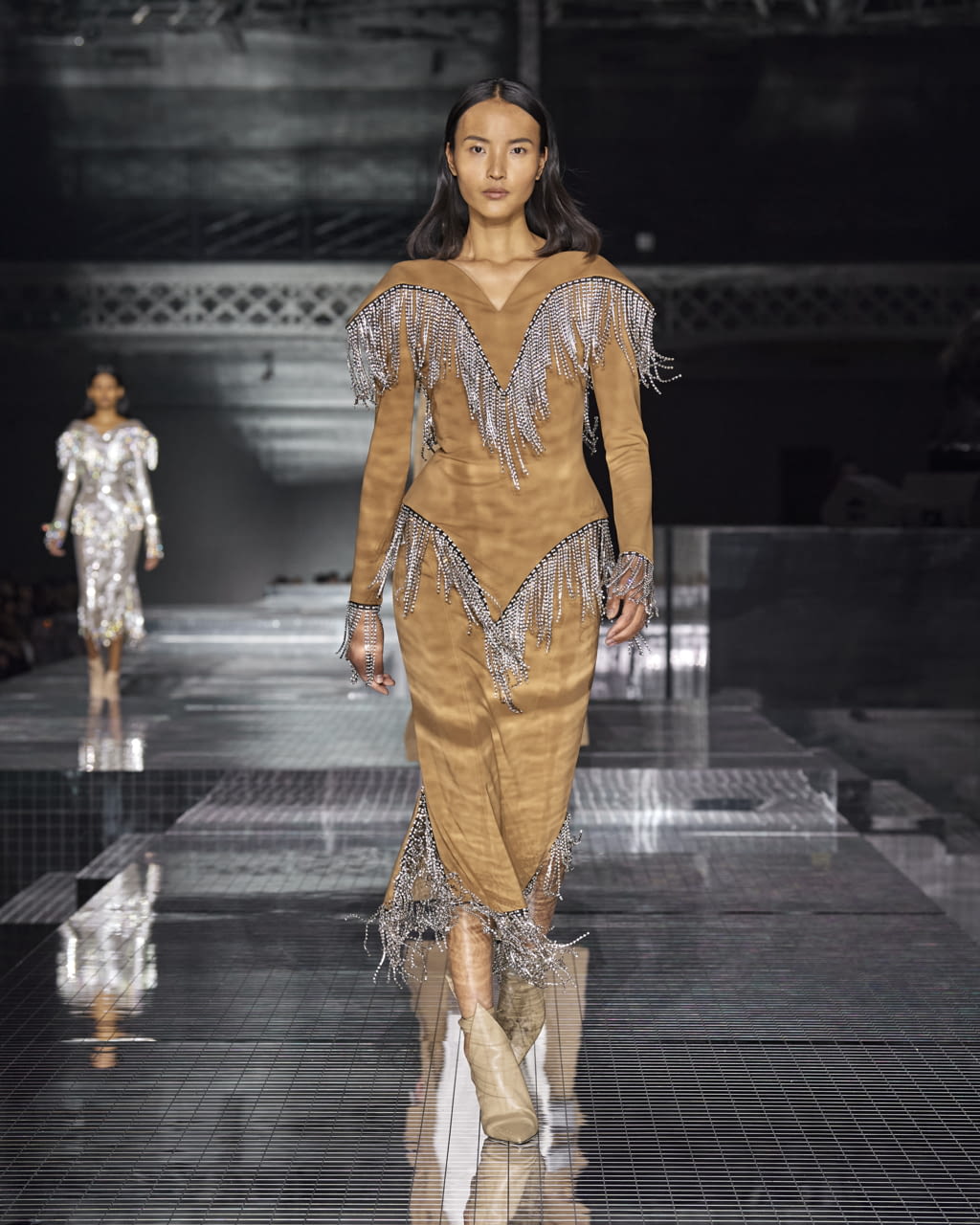 Fashion Week London Fall/Winter 2020 look 106 from the Burberry collection 女装