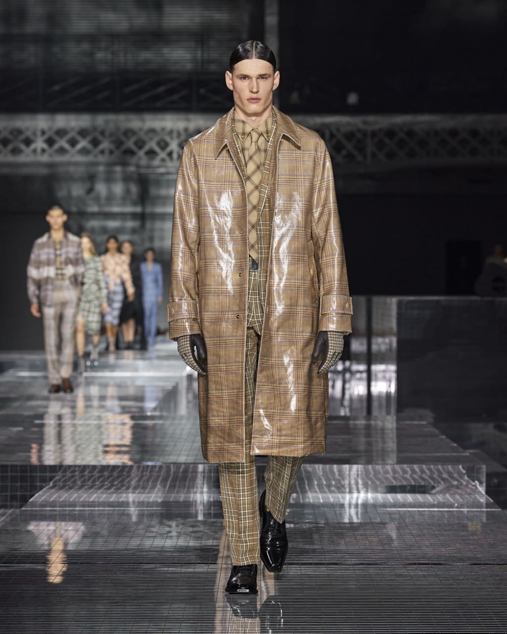 Fashion Week London Fall/Winter 2020 look 19 from the Burberry collection womenswear