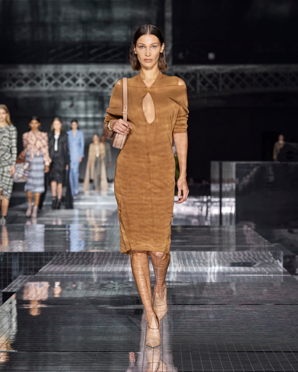 Fashion Week London Fall/Winter 2020 look 20 from the Burberry collection womenswear