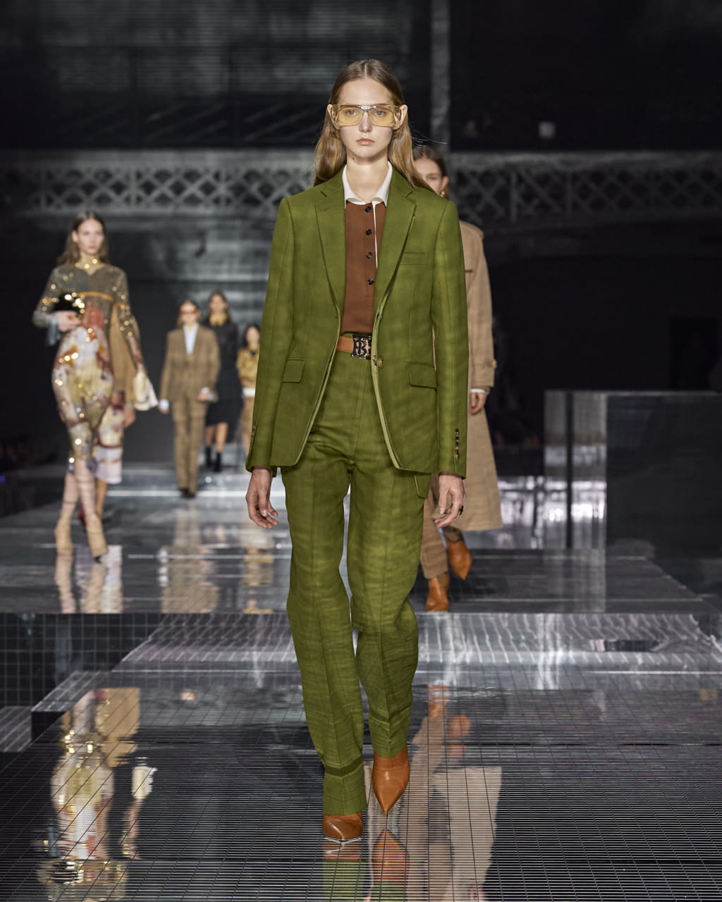 Fashion Week London Fall/Winter 2020 look 28 from the Burberry collection womenswear