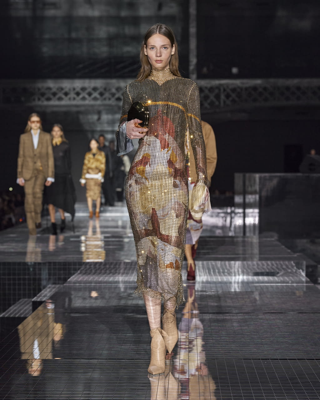 Fashion Week London Fall/Winter 2020 look 30 from the Burberry collection womenswear