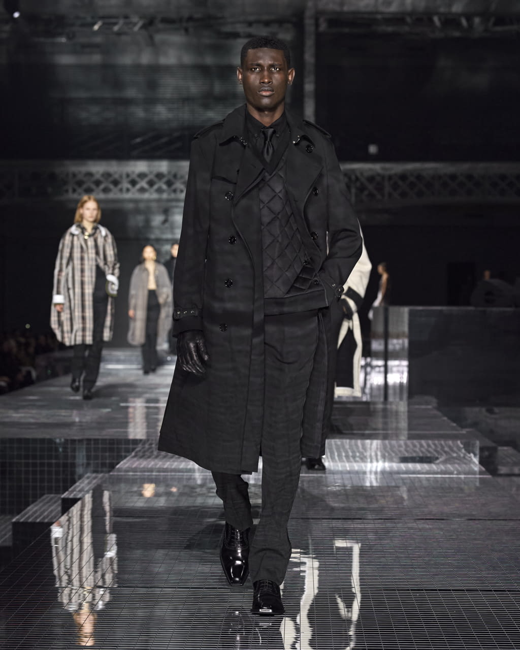 Fashion Week London Fall/Winter 2020 look 36 from the Burberry collection womenswear