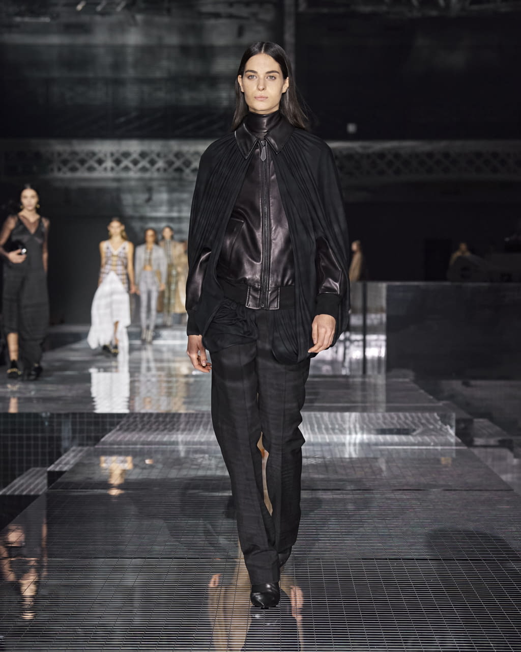 Fashion Week London Fall/Winter 2020 look 40 de la collection Burberry womenswear