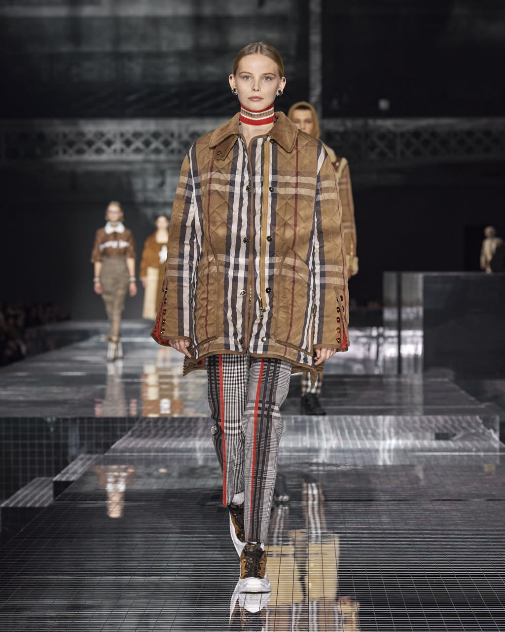Fashion Week London Fall/Winter 2020 look 48 from the Burberry collection womenswear
