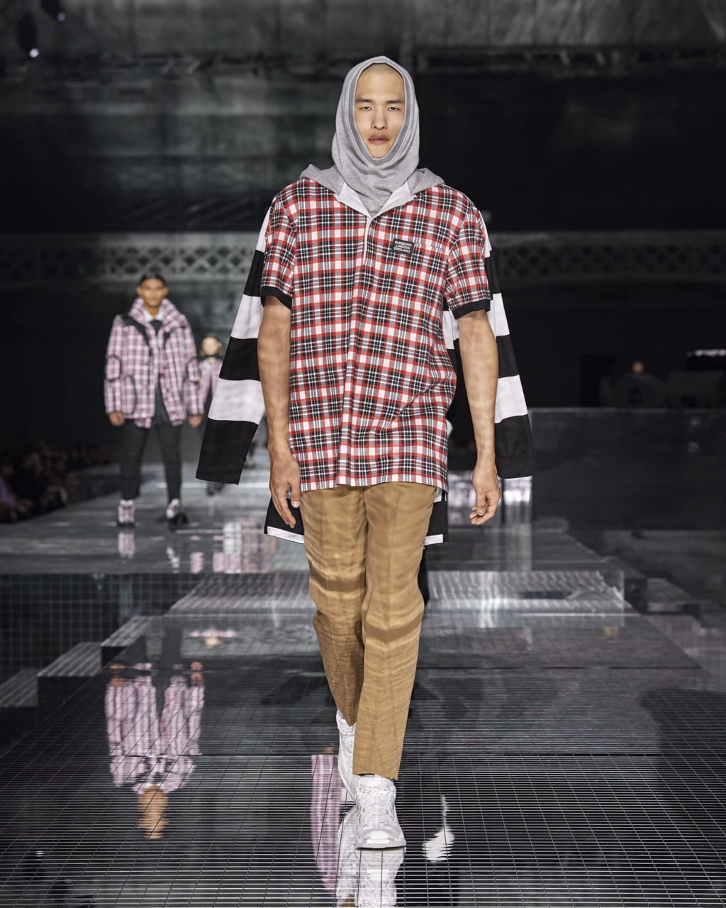 Fashion Week London Fall/Winter 2020 look 63 from the Burberry collection womenswear