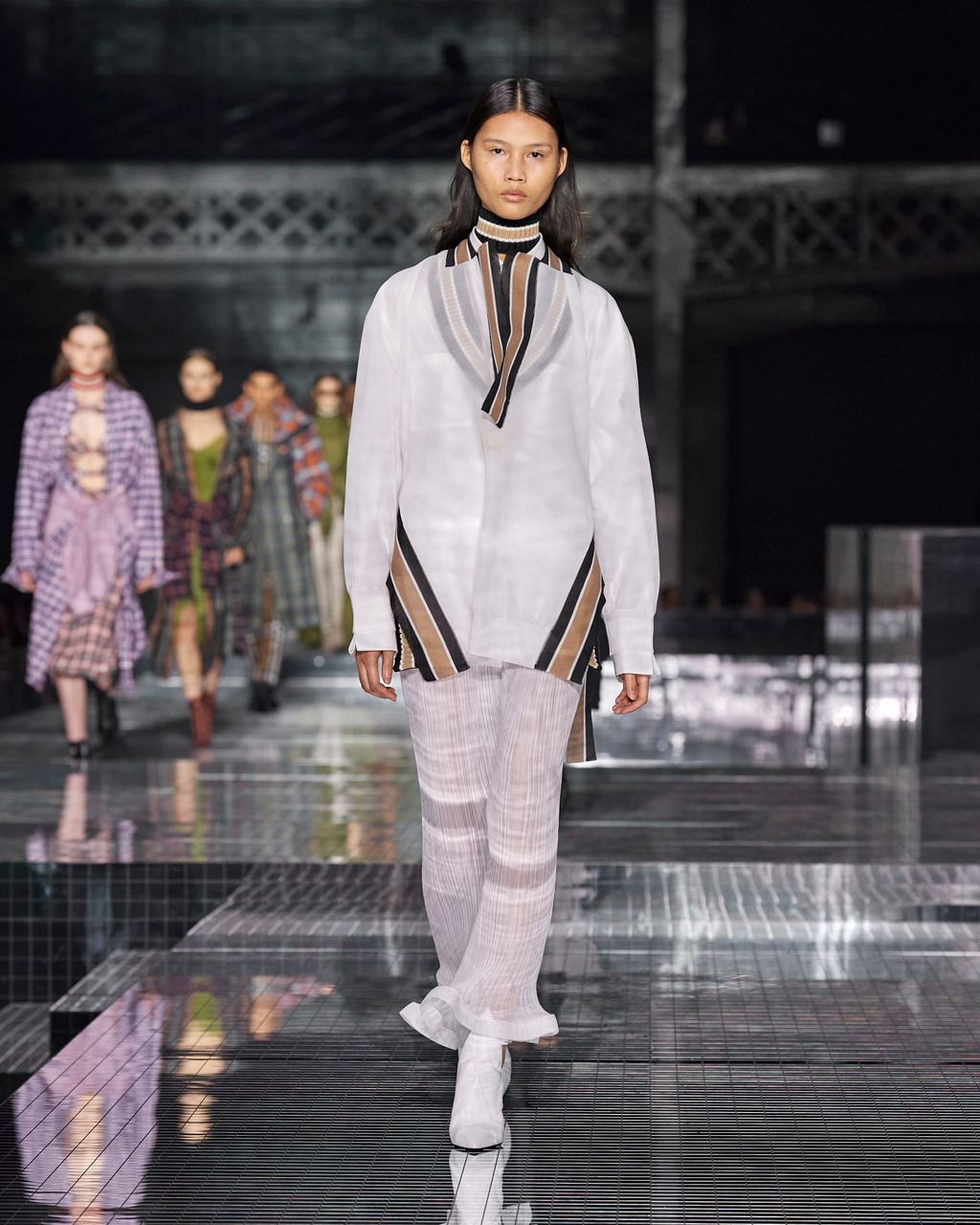 Fashion Week London Fall/Winter 2020 look 72 from the Burberry collection womenswear