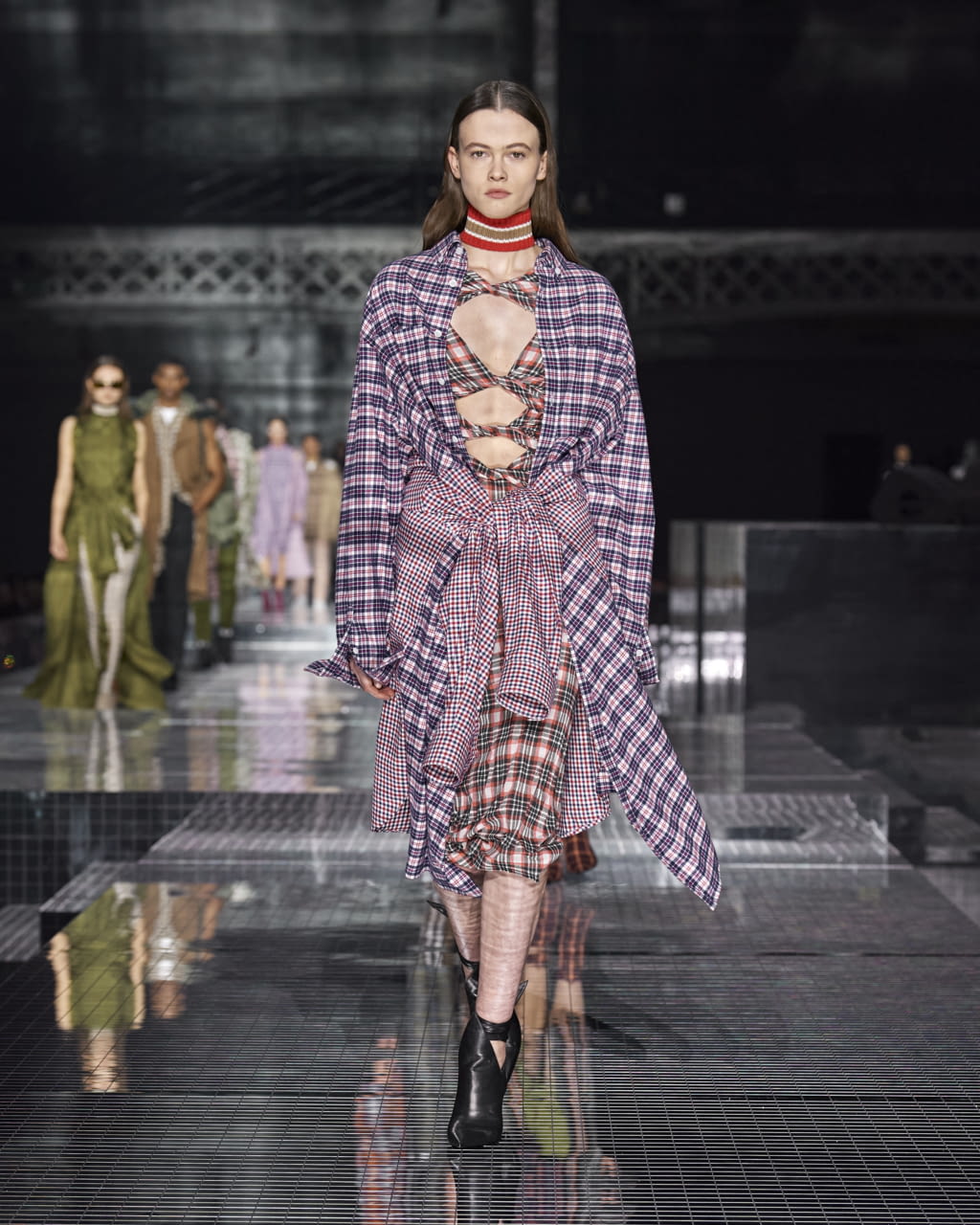 Fashion Week London Fall/Winter 2020 look 74 from the Burberry collection 女装