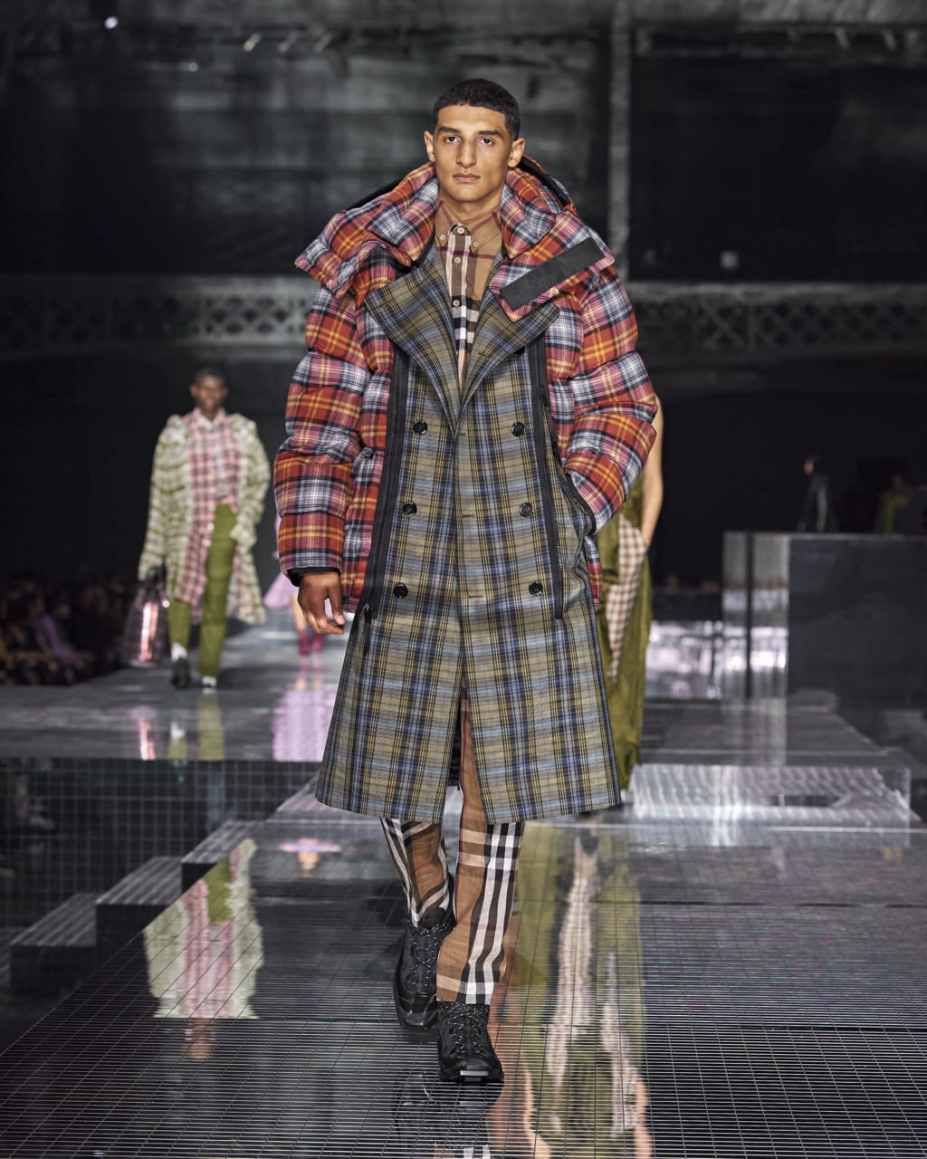 Fashion Week London Fall/Winter 2020 look 76 from the Burberry collection womenswear