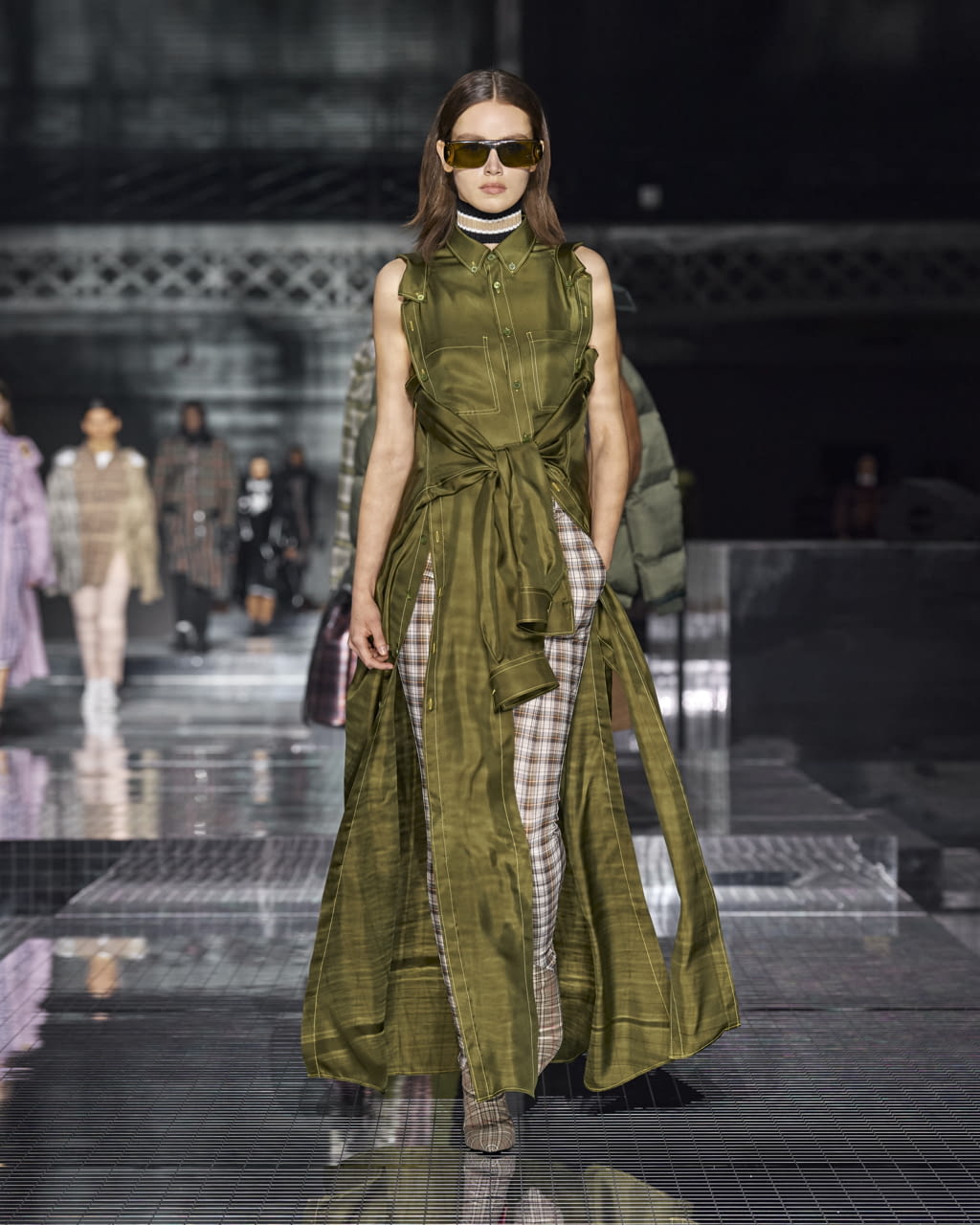 Fashion Week London Fall/Winter 2020 look 77 from the Burberry collection womenswear