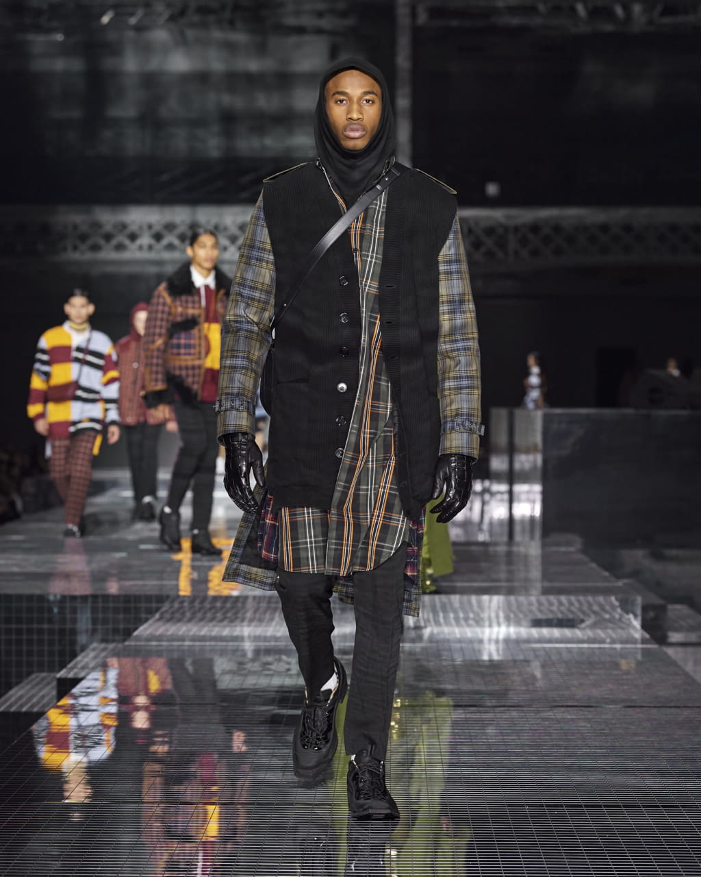 Fashion Week London Fall/Winter 2020 look 84 from the Burberry collection 女装