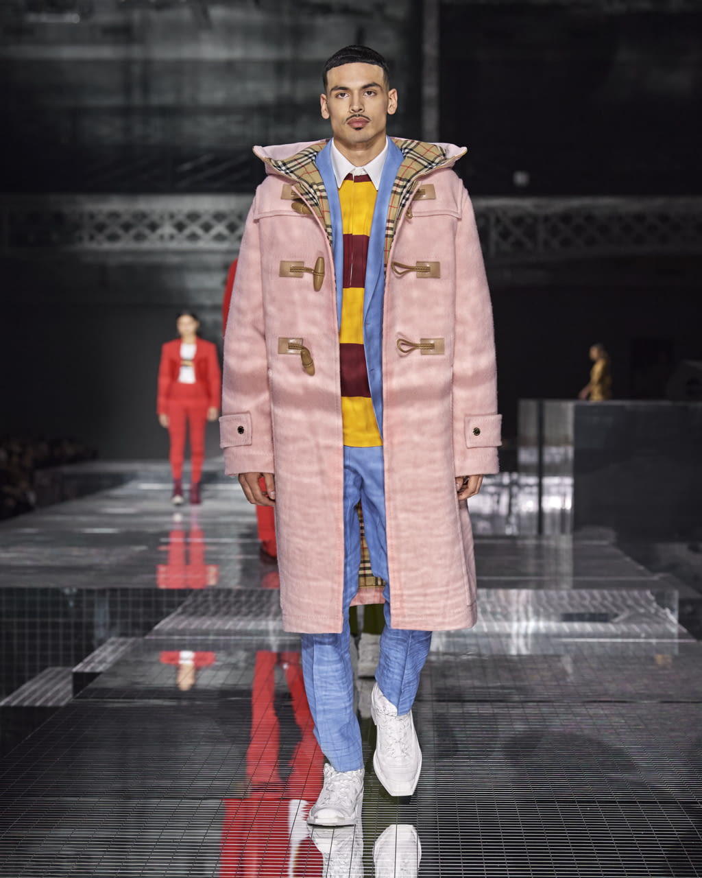 Fashion Week London Fall/Winter 2020 look 94 from the Burberry collection womenswear