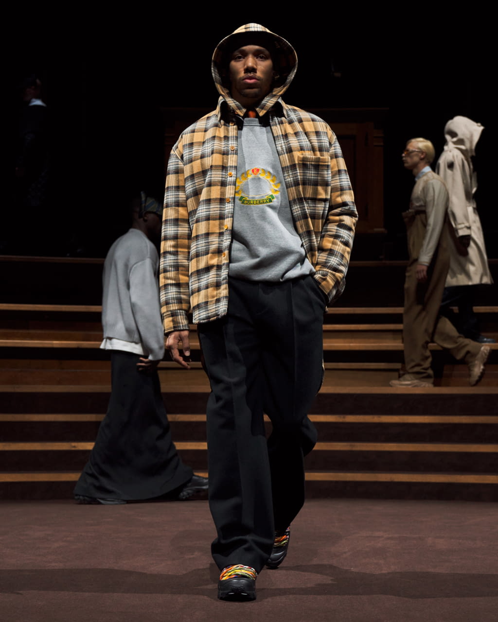 Fashion Week London Fall/Winter 2022 look 29 from the Burberry collection menswear