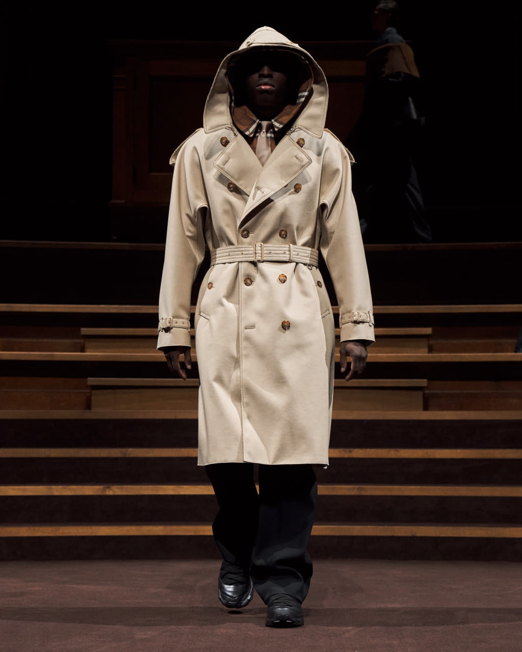 Fashion Week London Fall/Winter 2022 look 33 from the Burberry collection menswear