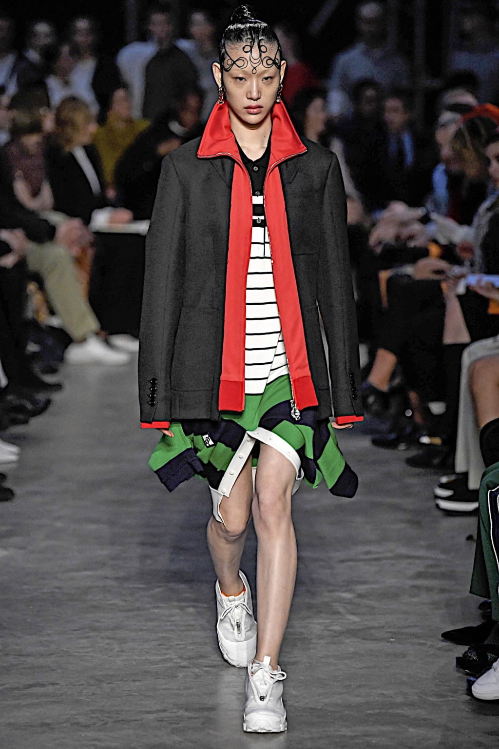 Fashion Week London Fall/Winter 2019 look 1 from the Burberry collection womenswear